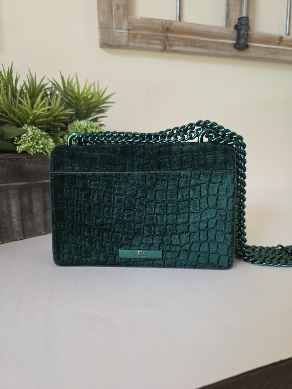 Kurt Geiger Shoreditch Small Emerald Green Velvet Crossbody Bag Mirror - Picture 5 of 15